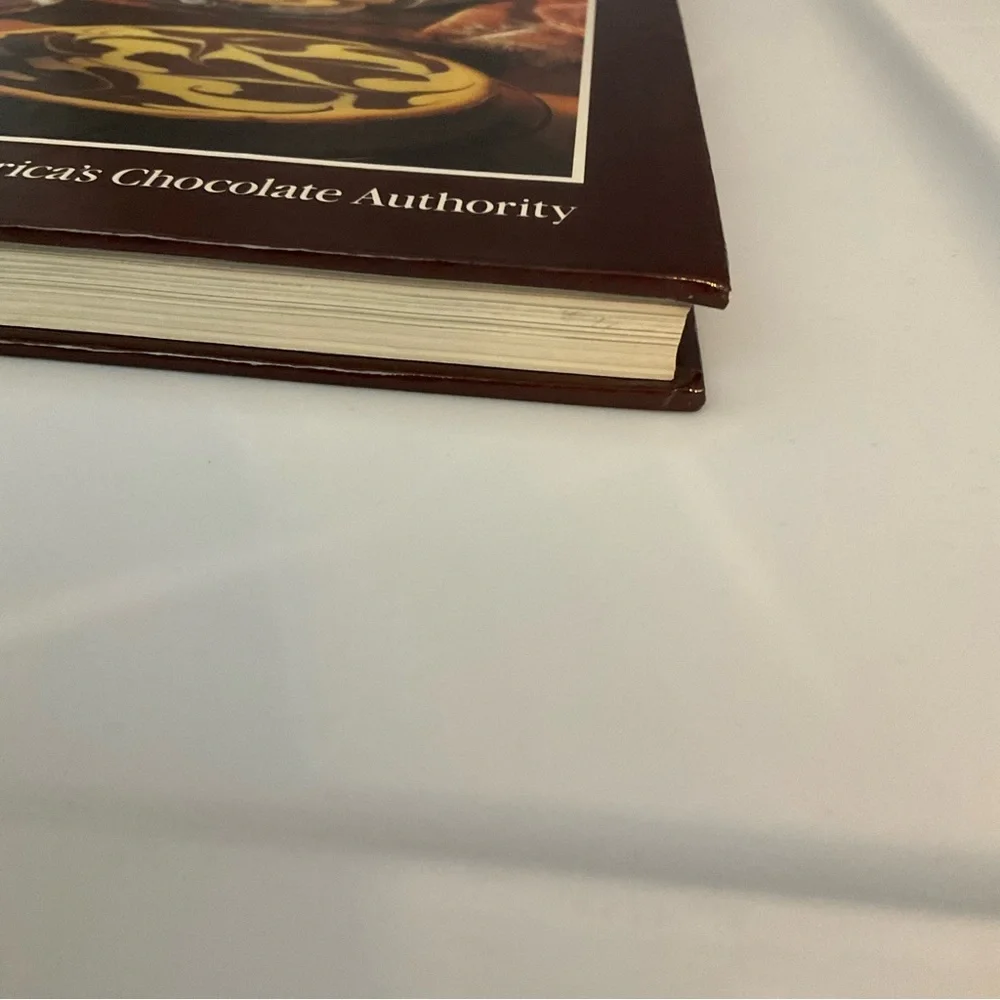 VTG 1984 Hershey’s Chocolate Treasury Chocolate Lovers Cookbook Hardcover Book